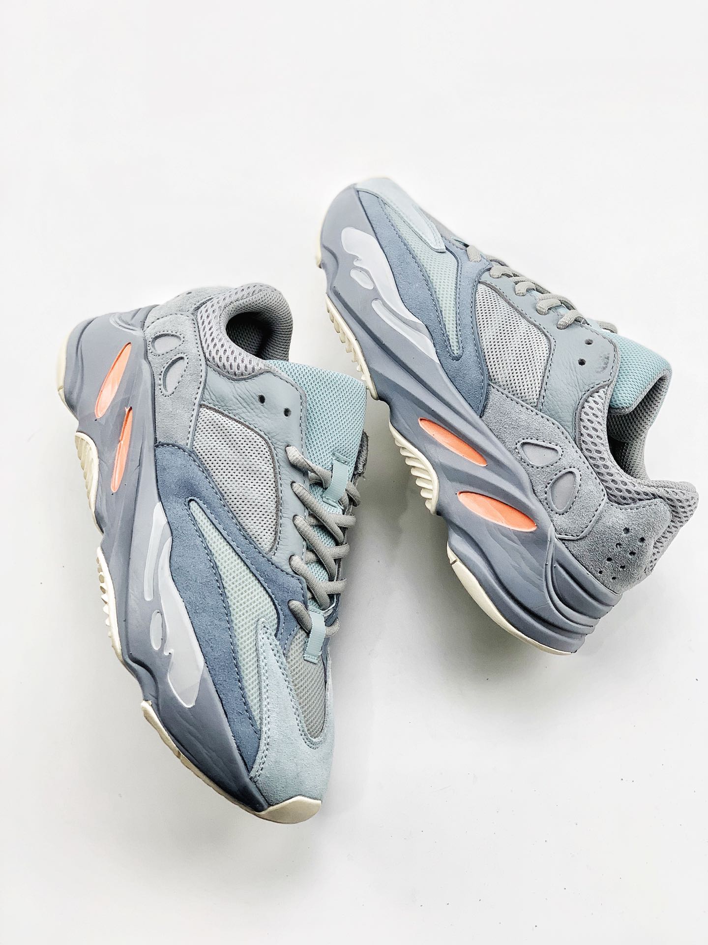YEEZY BOOST 700 Inertia - NeoLux
