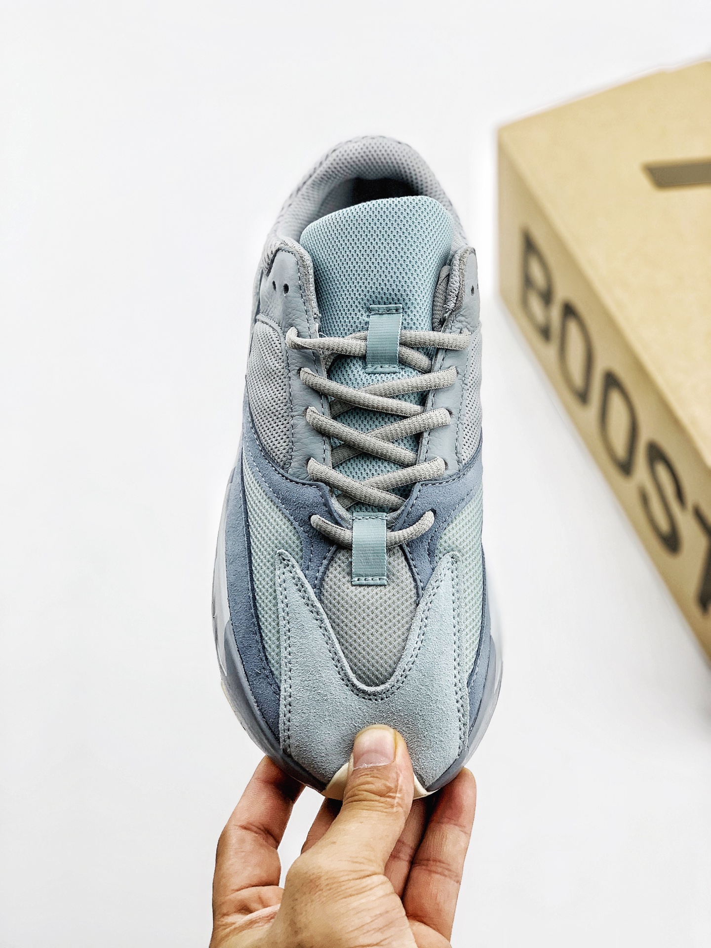 YEEZY BOOST 700 Inertia - NeoLux