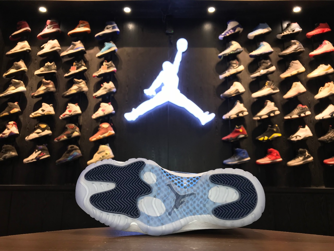 JORDAN 11 RETRO Navy Win Like 82 - NeoLux