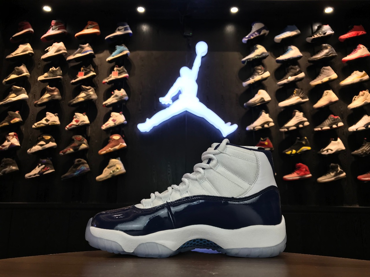 JORDAN 11 RETRO Navy Win Like 82 - NeoLux