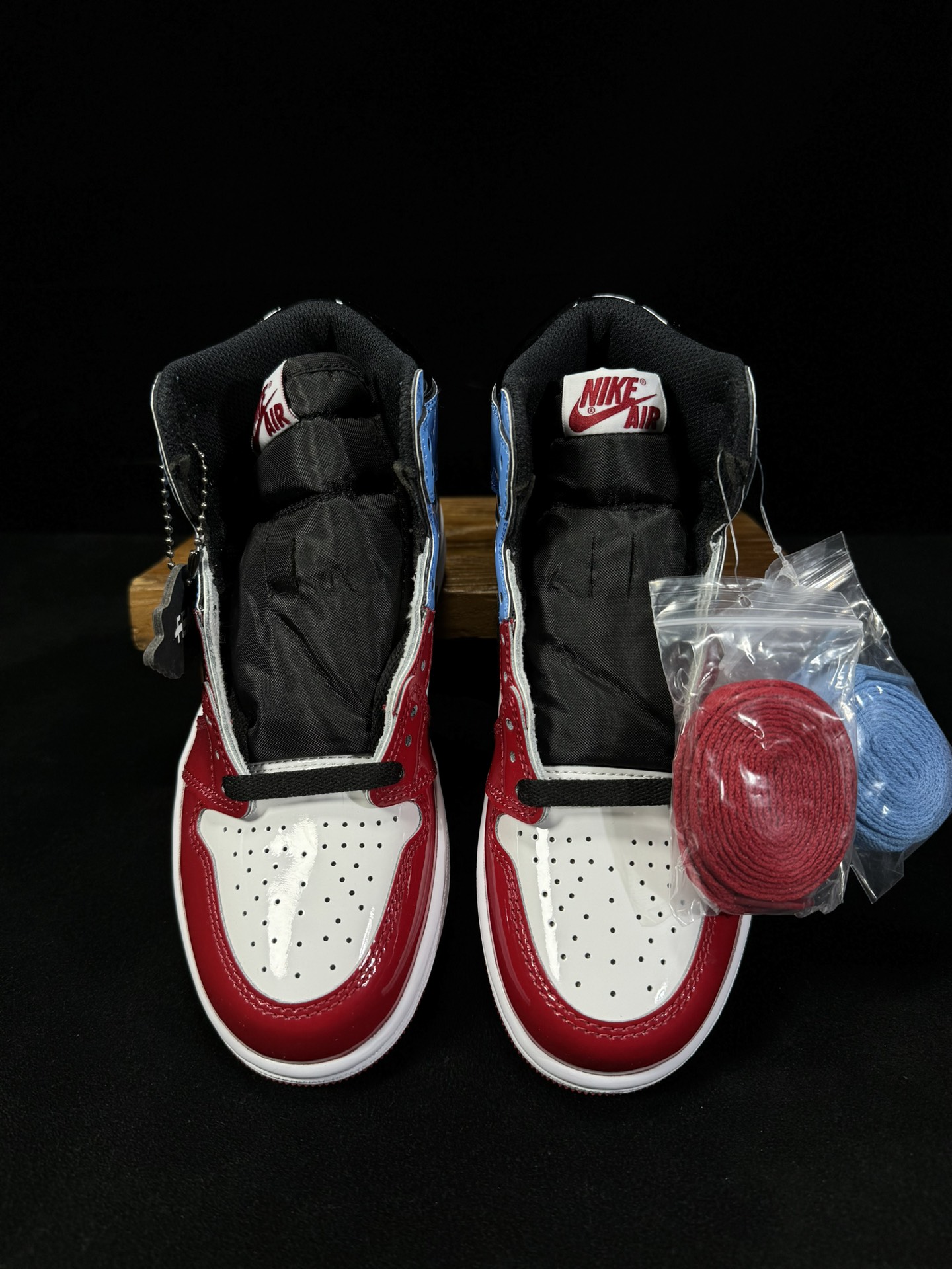 JORDAN 1 RETRO HIGH OG Fearless - NeoLux