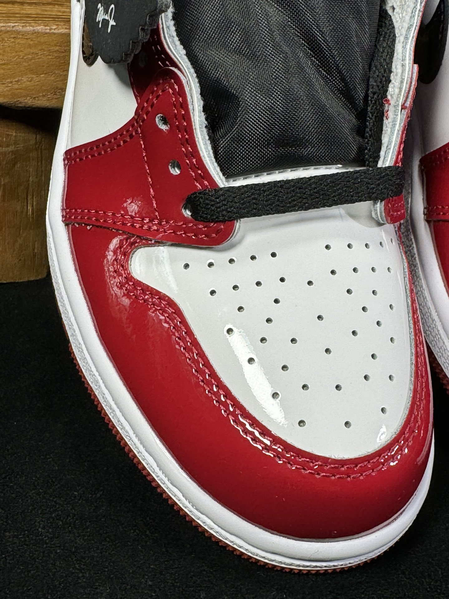 JORDAN 1 RETRO HIGH OG Fearless - NeoLux