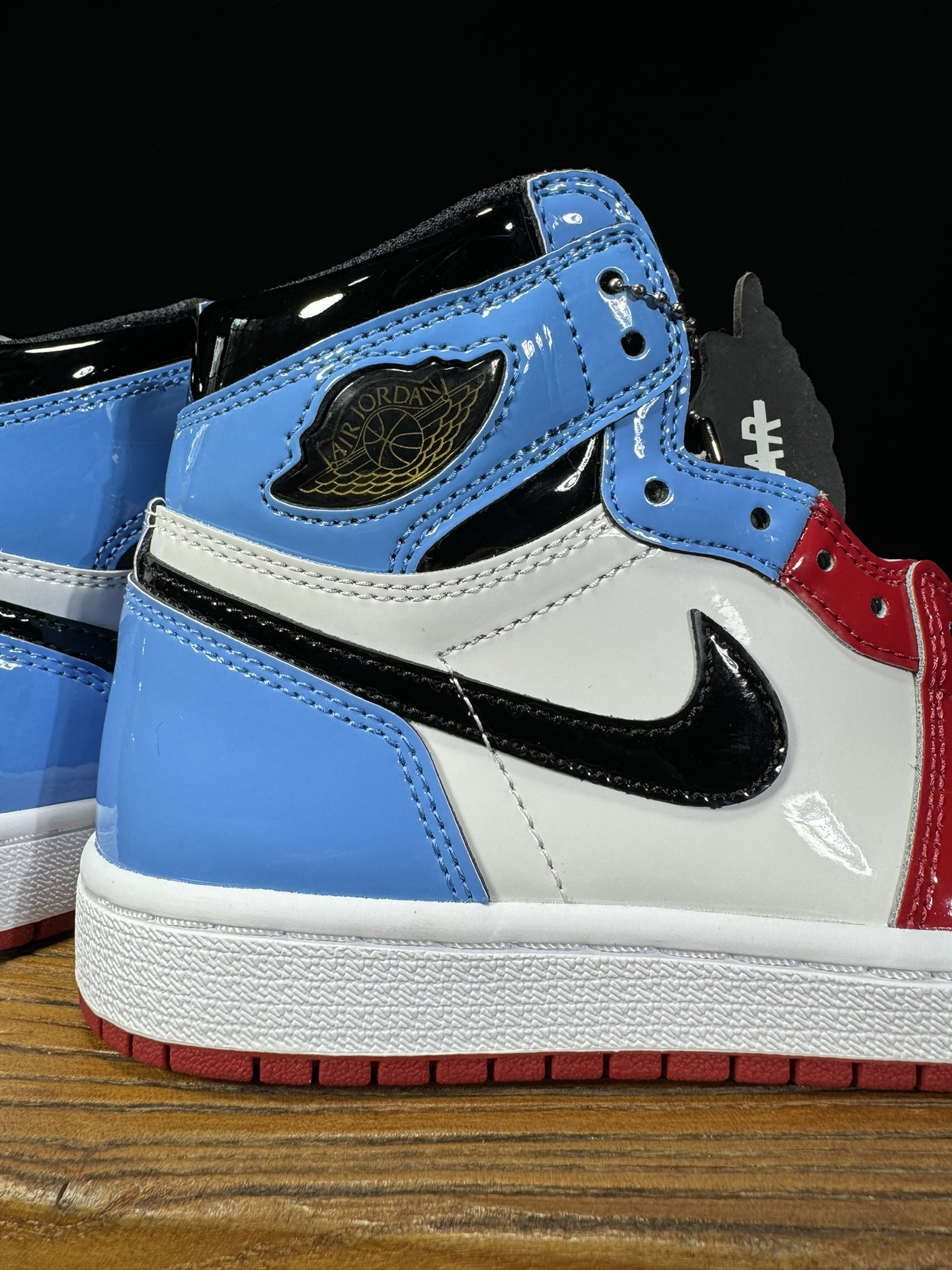 JORDAN 1 RETRO HIGH OG Fearless - NeoLux