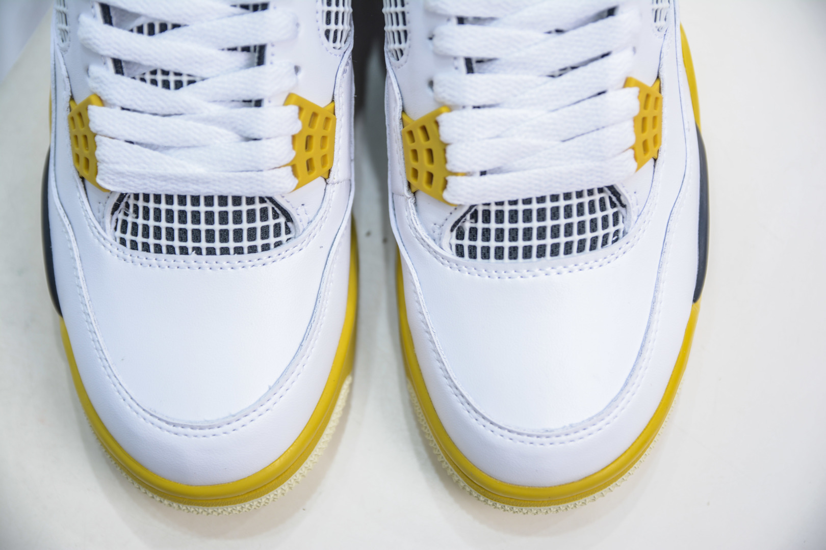 JORDAN 4 Retro 'Vivid Sulfur' - NeoLux