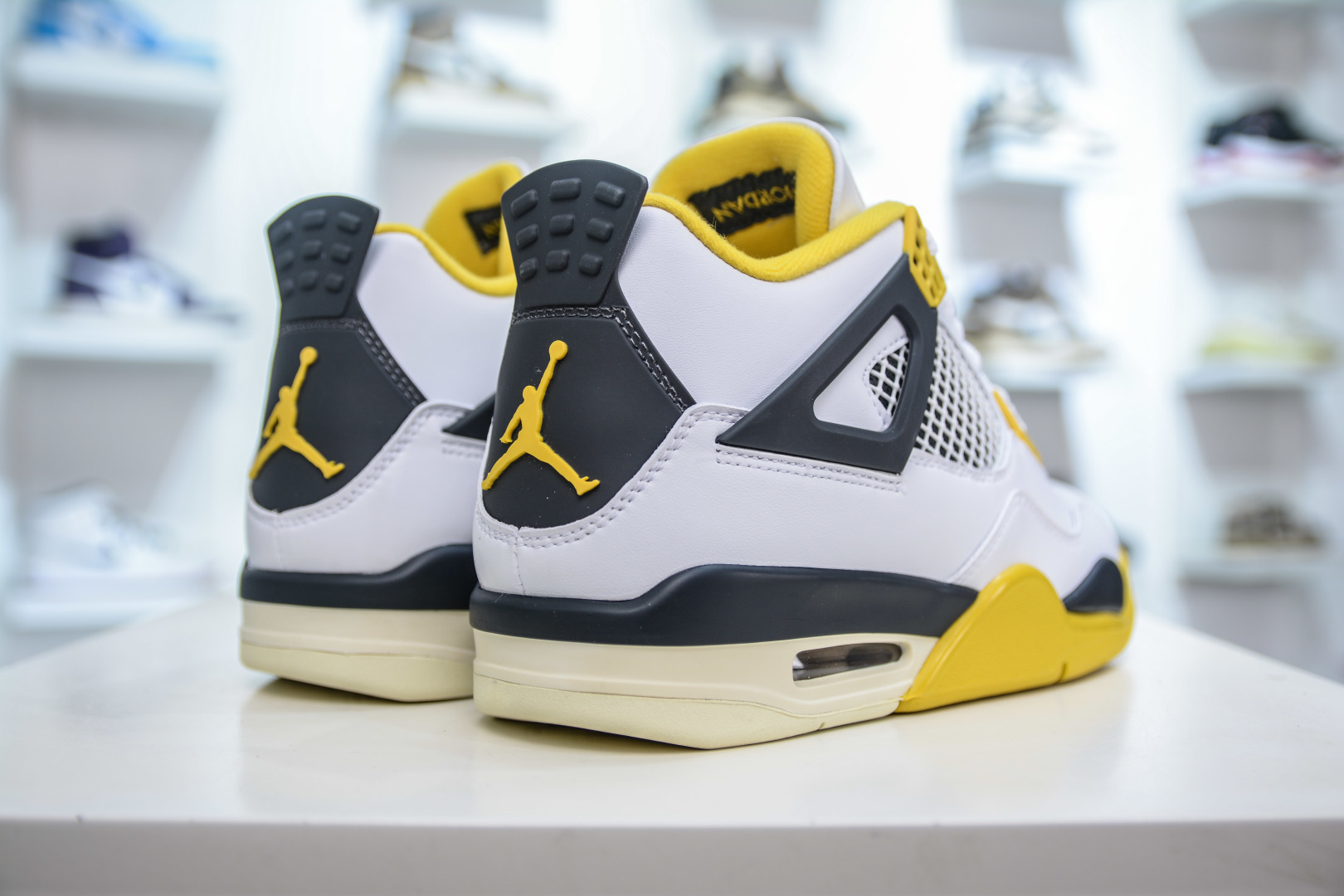 JORDAN 4 Retro 'Vivid Sulfur' - NeoLux