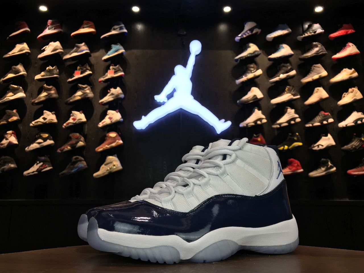 JORDAN 11 RETRO Navy Win Like 82 - NeoLux