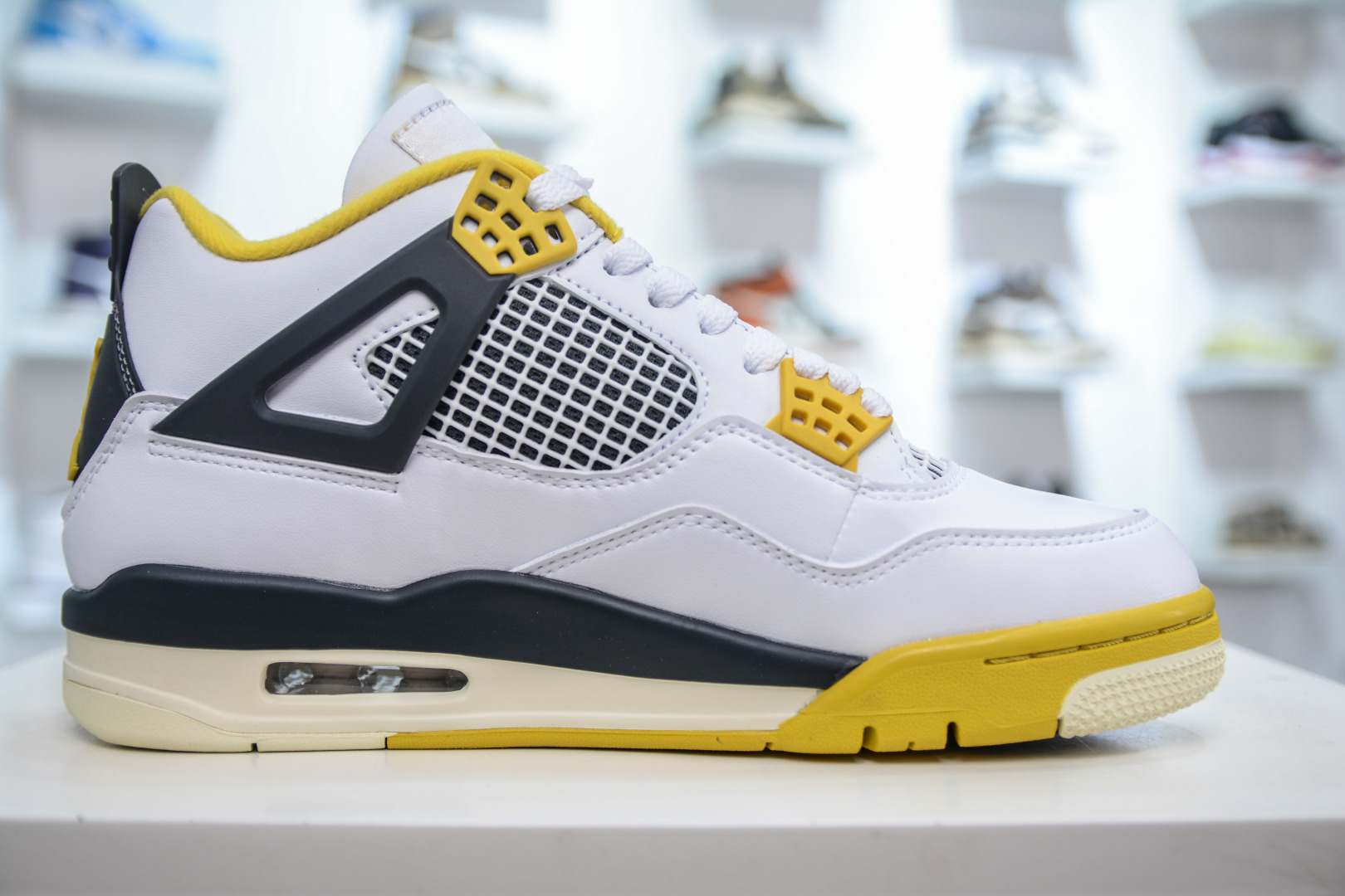 JORDAN 4 Retro 'Vivid Sulfur' - NeoLux
