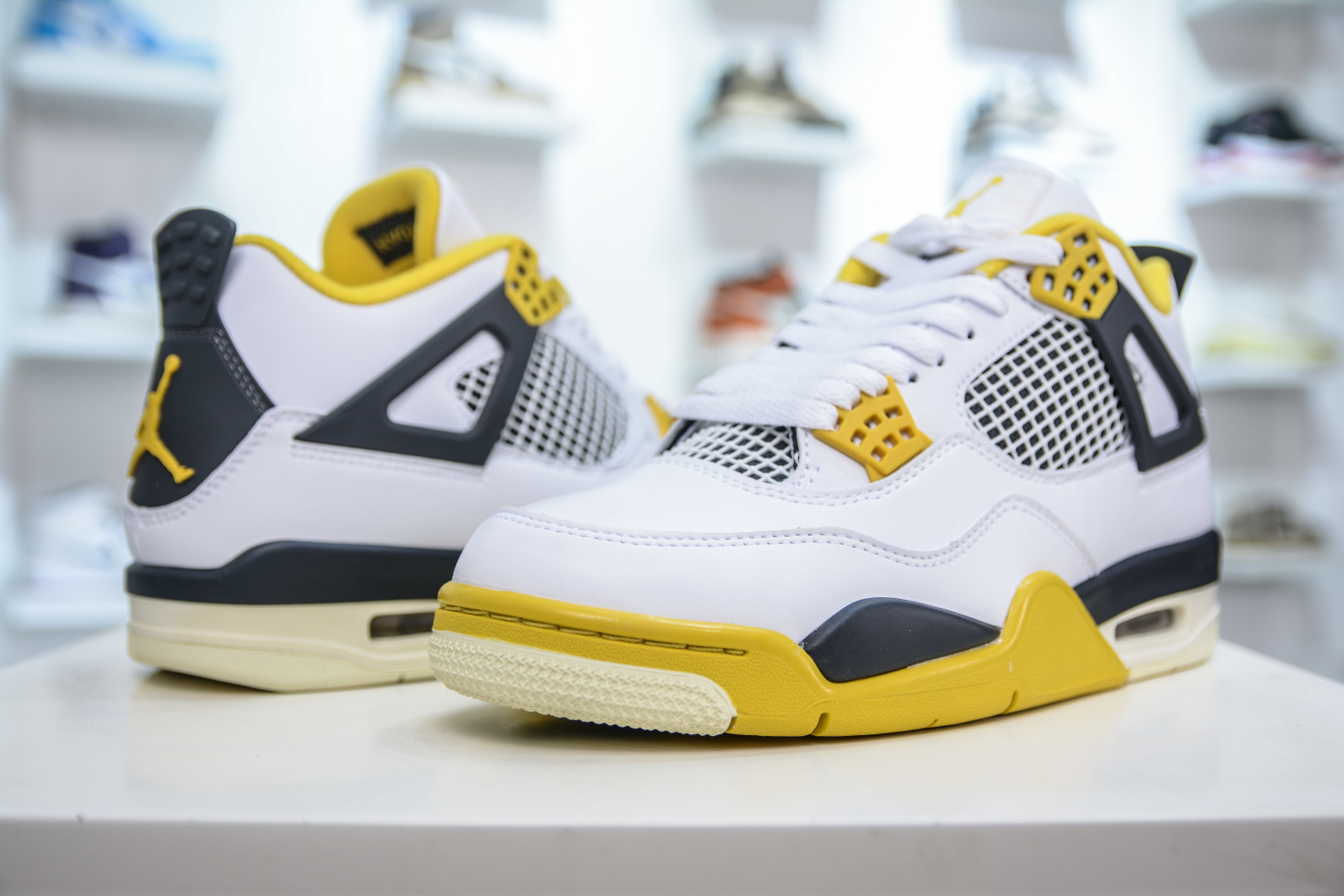 JORDAN 4 Retro 'Vivid Sulfur' - NeoLux