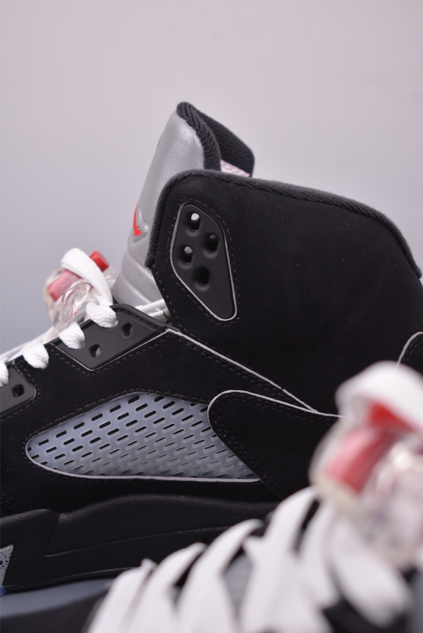 Jordan 5 Retro OG Black Metallic Reimagined - NeoLux