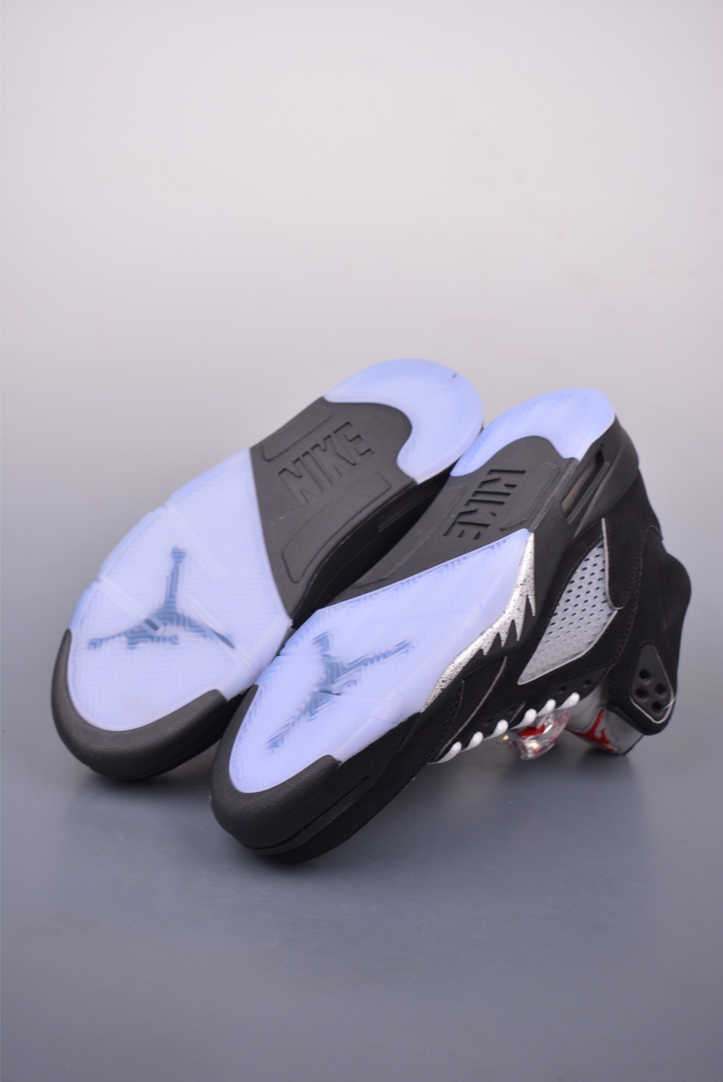 Jordan 5 Retro OG Black Metallic Reimagined - NeoLux