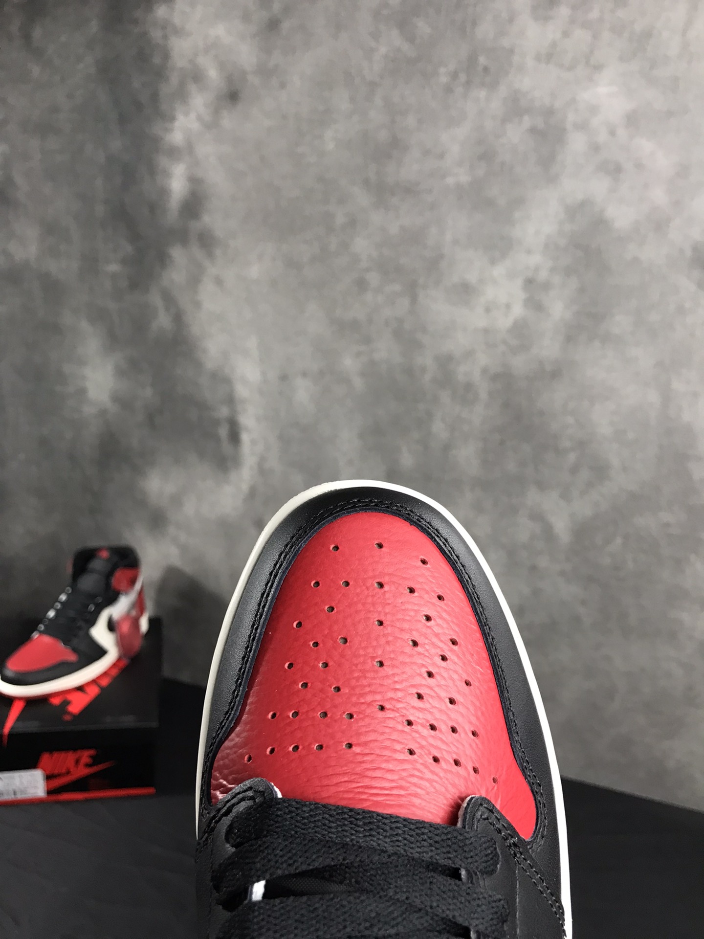 JORDAN 1 RETRO HIGH Bred Toe - NeoLux