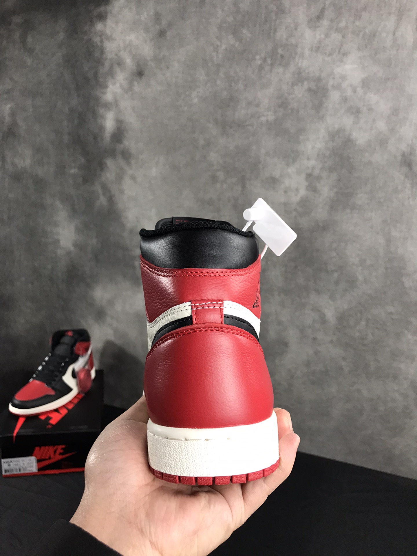 JORDAN 1 RETRO HIGH Bred Toe - NeoLux