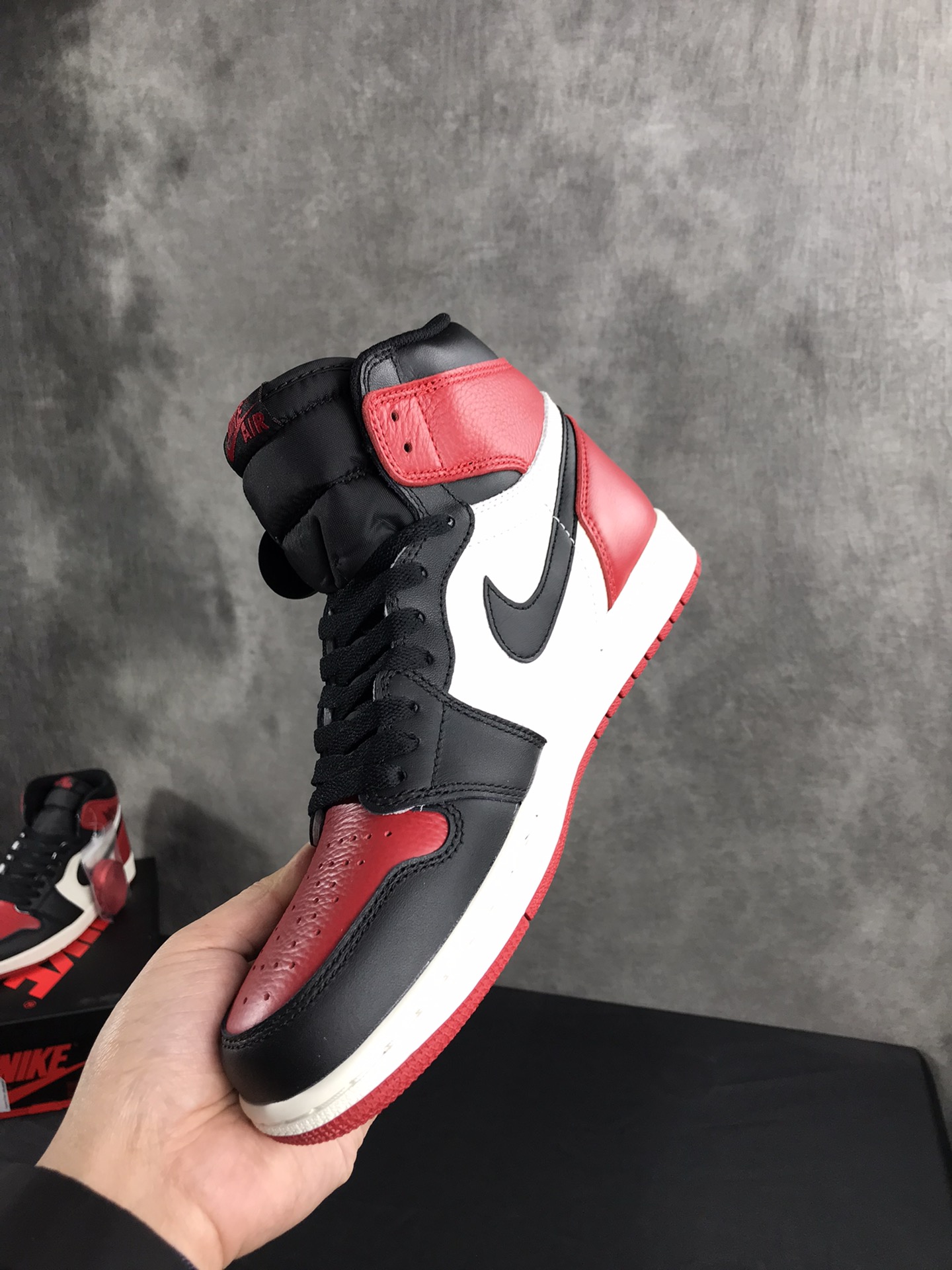 JORDAN 1 RETRO HIGH Bred Toe - NeoLux