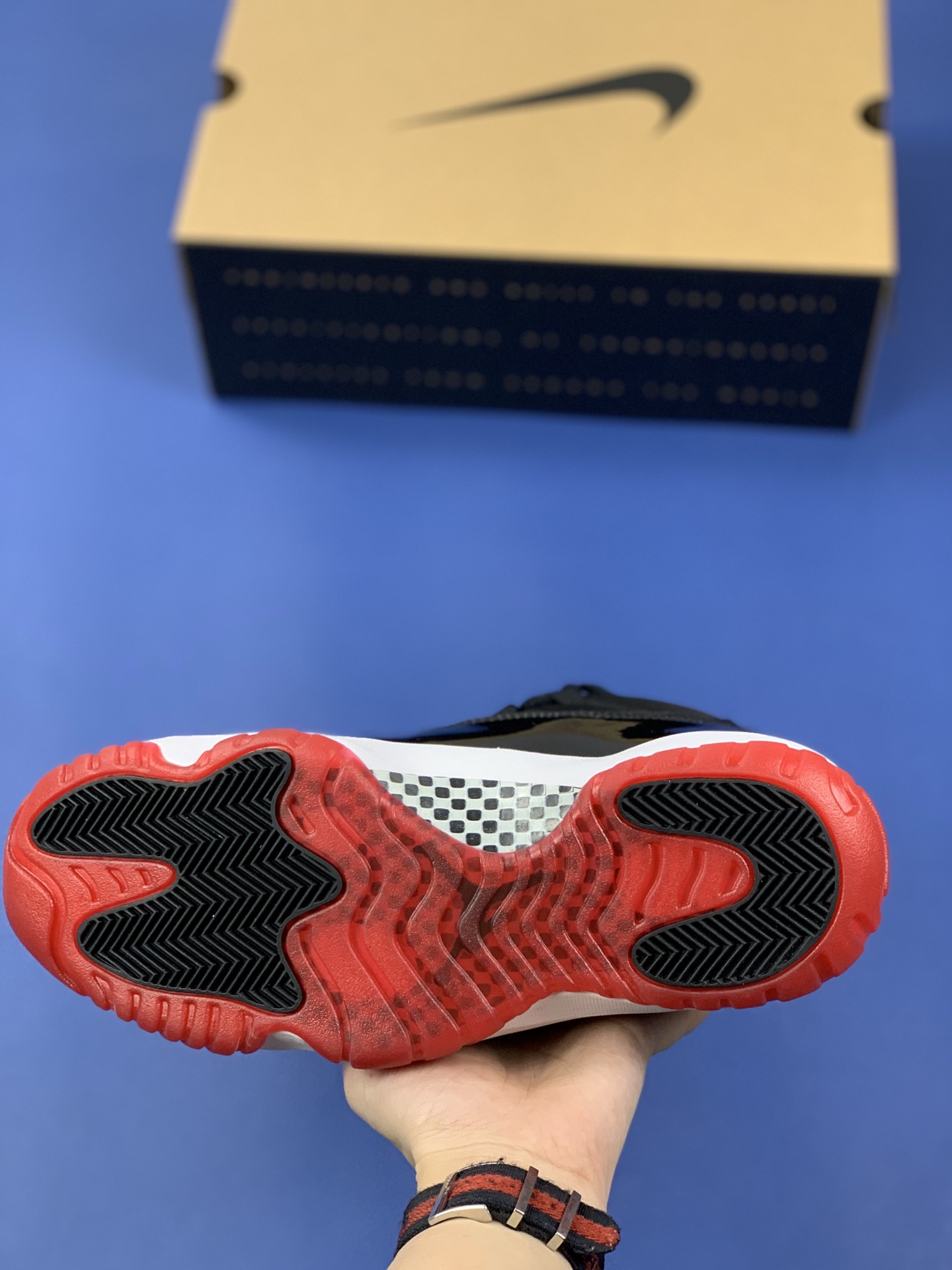 JORDAN 11 RETRO Bred 2019 - NeoLux
