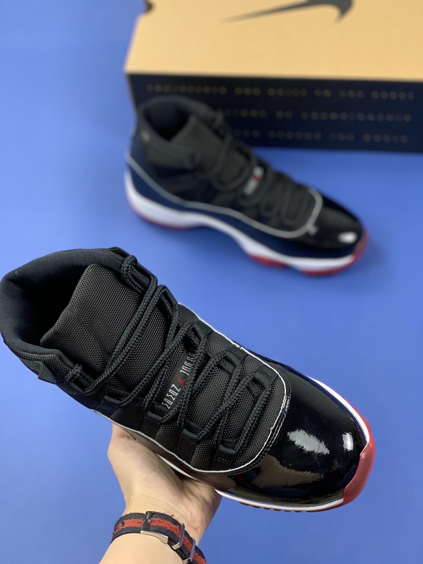 JORDAN 11 RETRO Bred 2019 - NeoLux