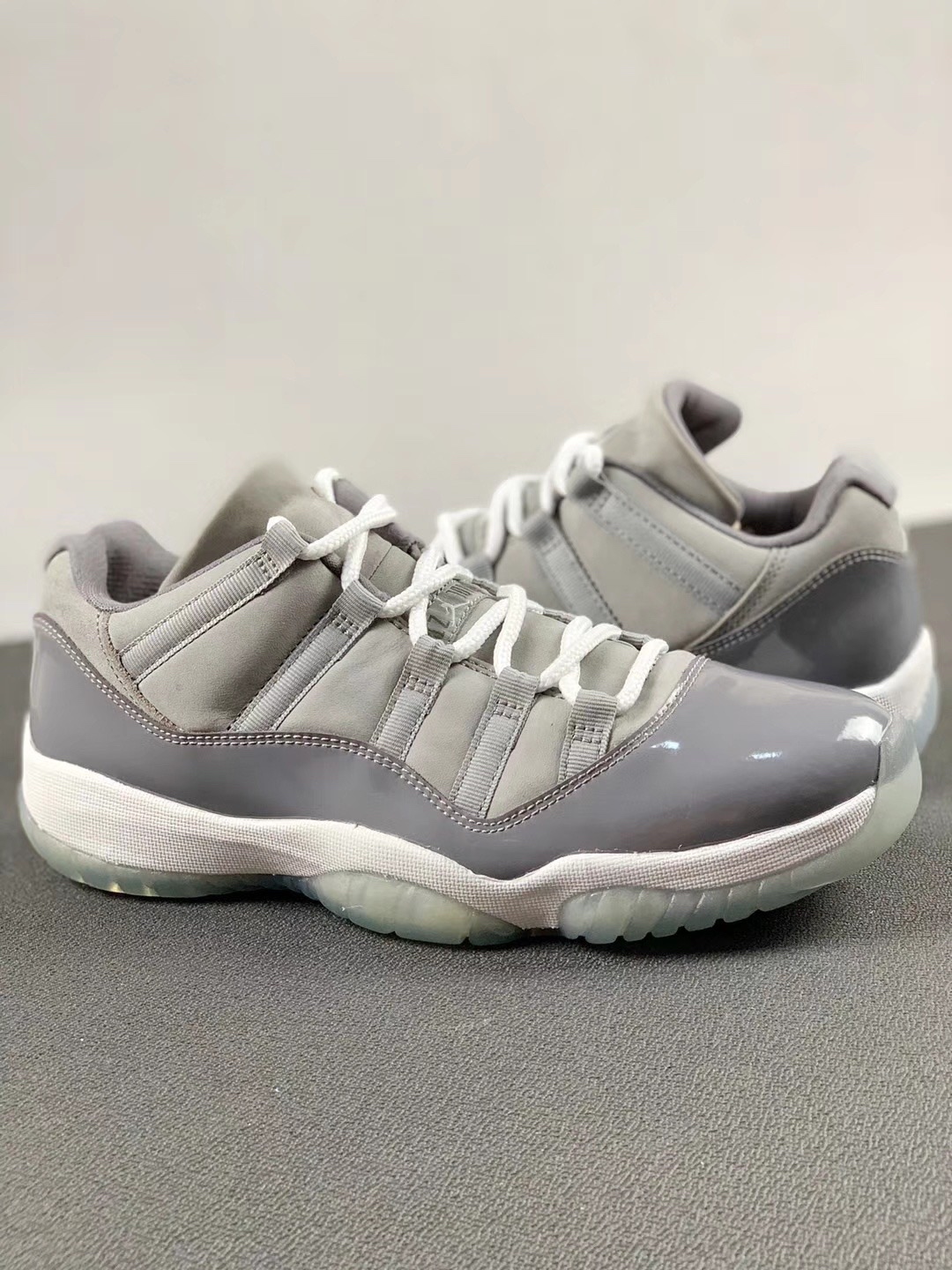 JORDAN 11 RETRO LOW Cool Grey - NeoLux