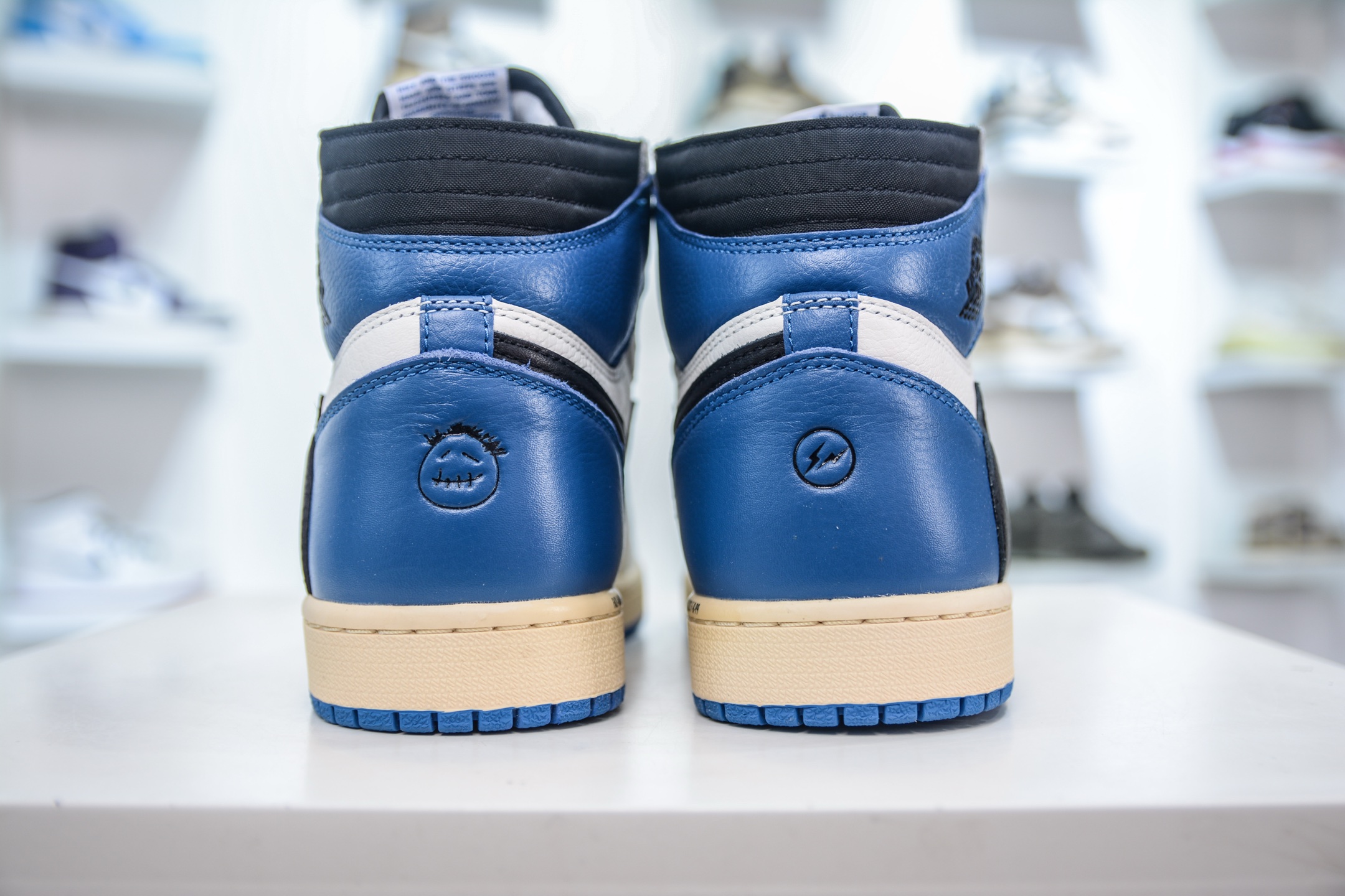 Jordan 1 High OG SP Fragment x Travis Scott - NeoLux