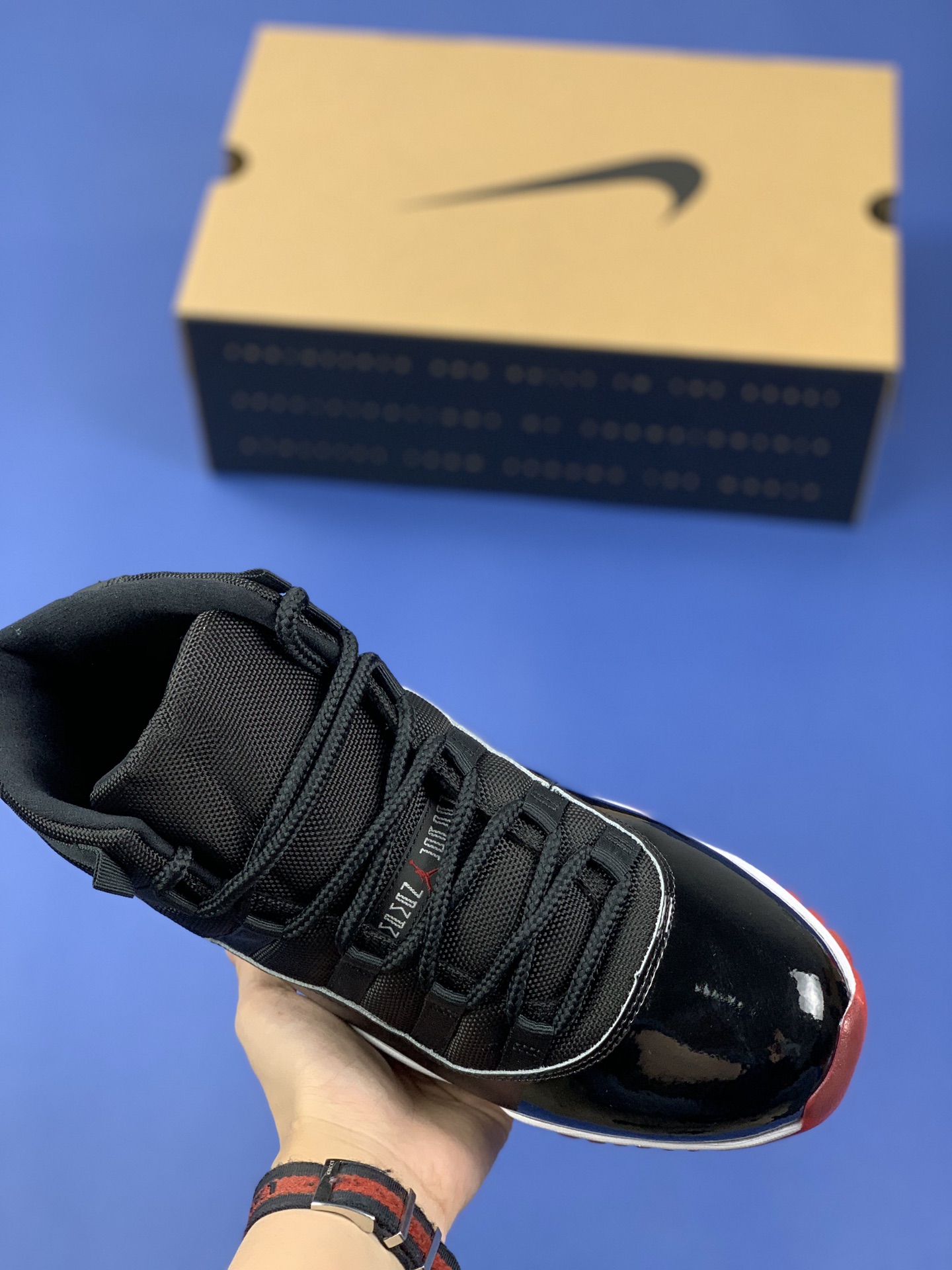 JORDAN 11 RETRO Bred 2019 - NeoLux