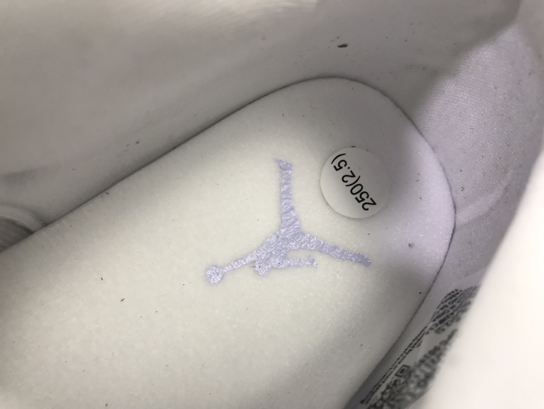 Jordan 11 Retro Low Pure Violet - NeoLux