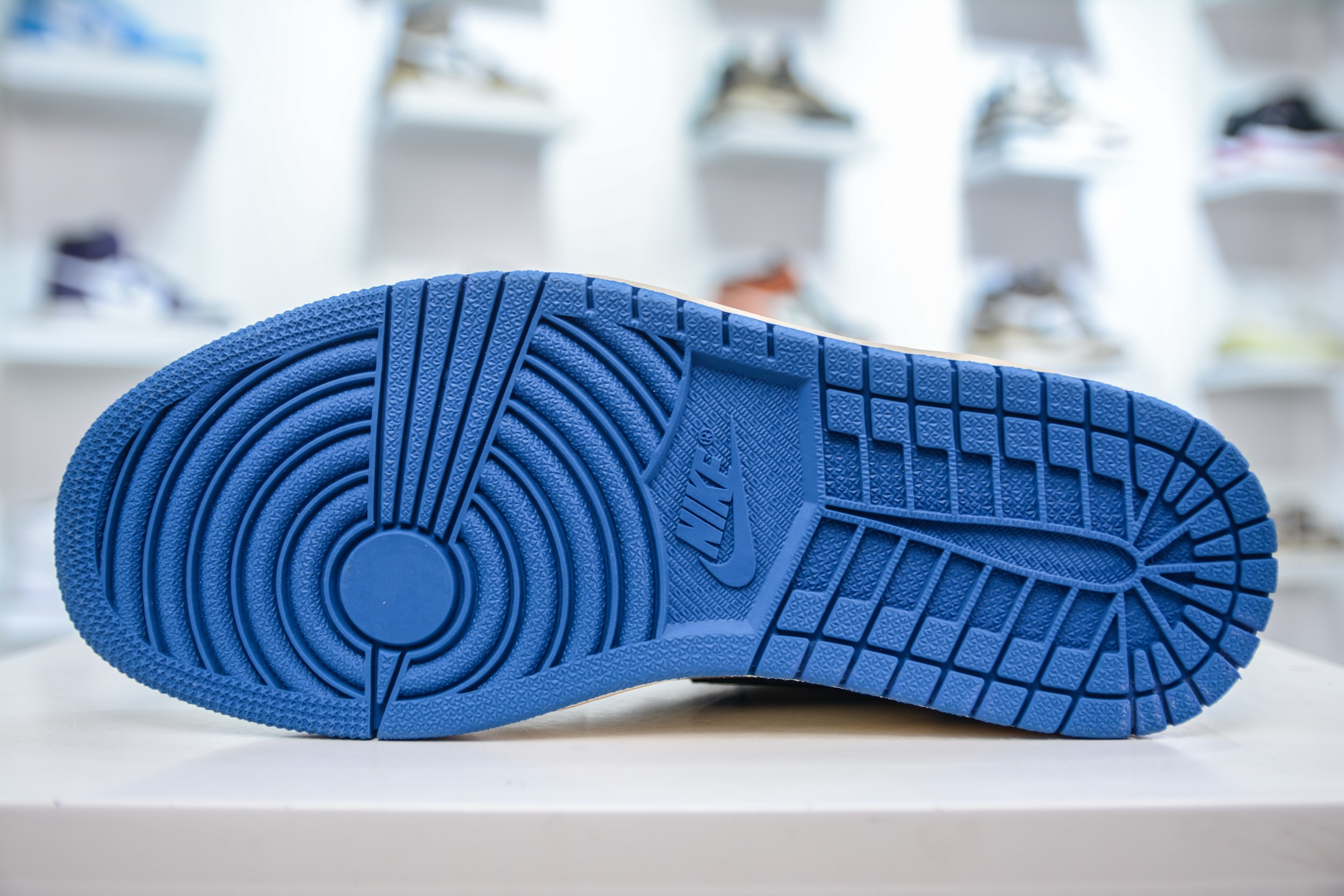 Jordan 1 High OG SP Fragment x Travis Scott - NeoLux