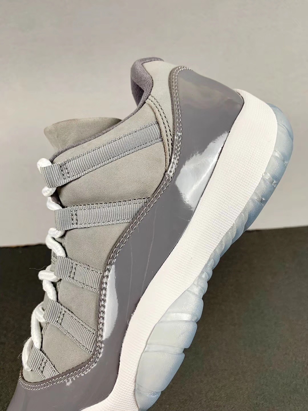 JORDAN 11 RETRO LOW Cool Grey - NeoLux