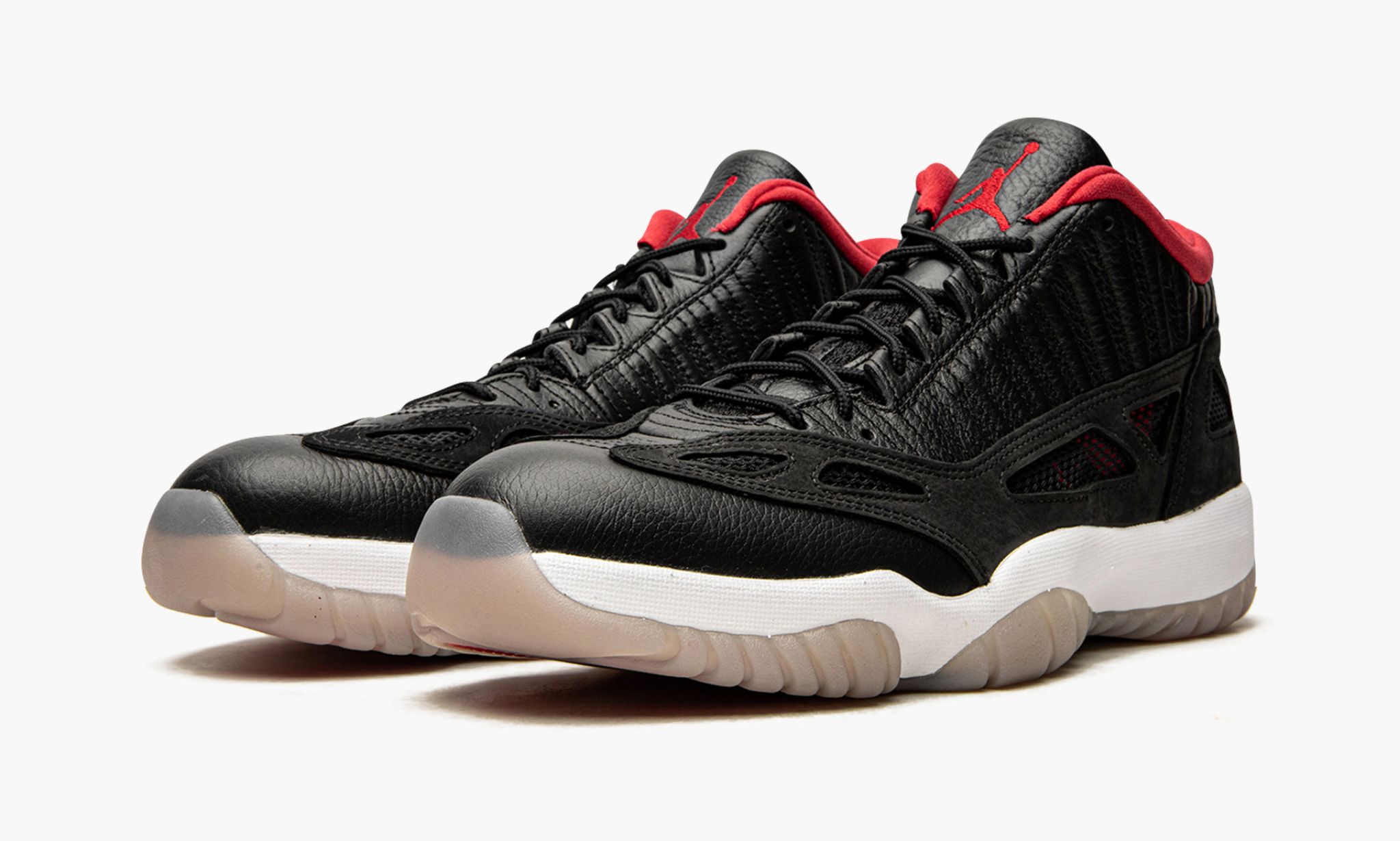 Air Jordan 11 Low IE Bred 2021