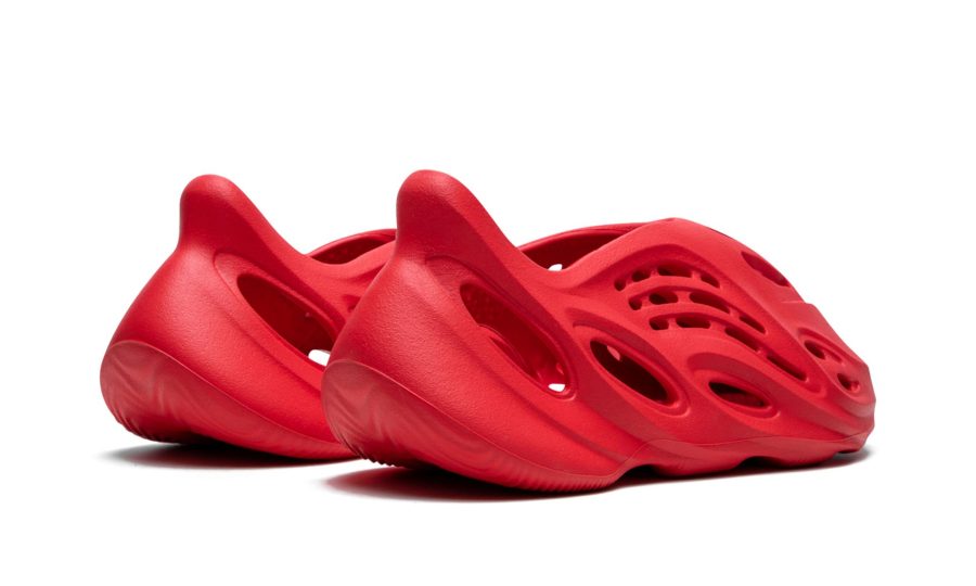 Yeezys Foam Runner “Vermillion”