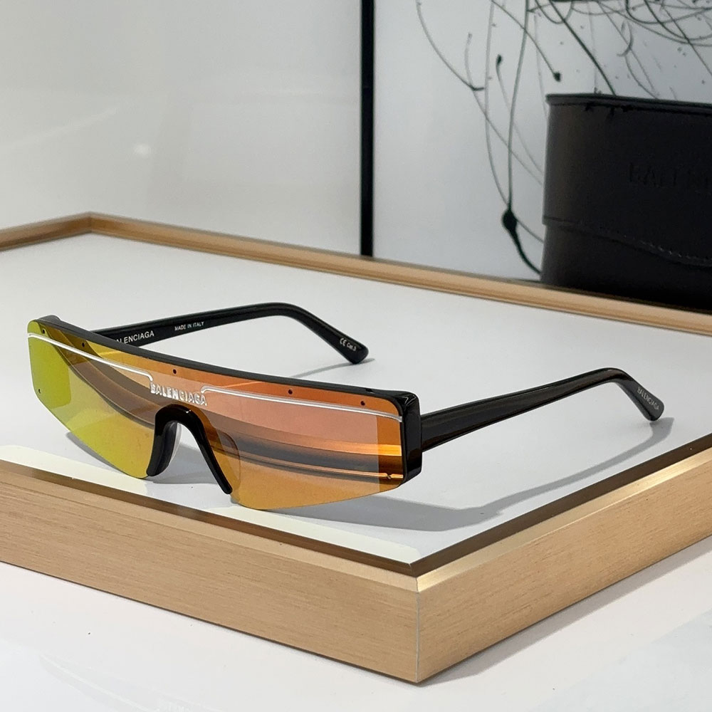 Balenciaga Mirror Logo sunglasses Top quality (Replica)