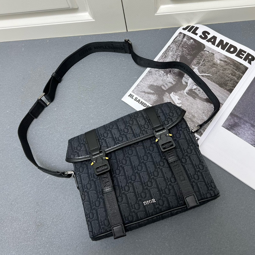 Dior Hit The Road Flap Messenger Bag (Replica)