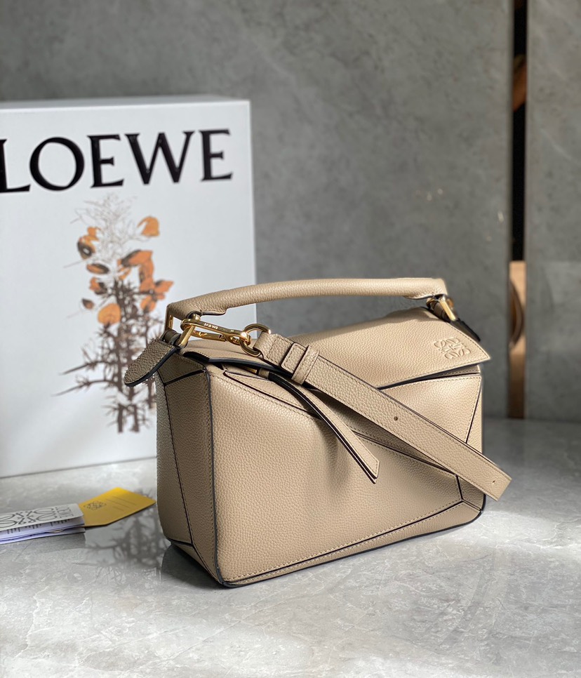 Loewe Small Puzzle Biege(Replica)
