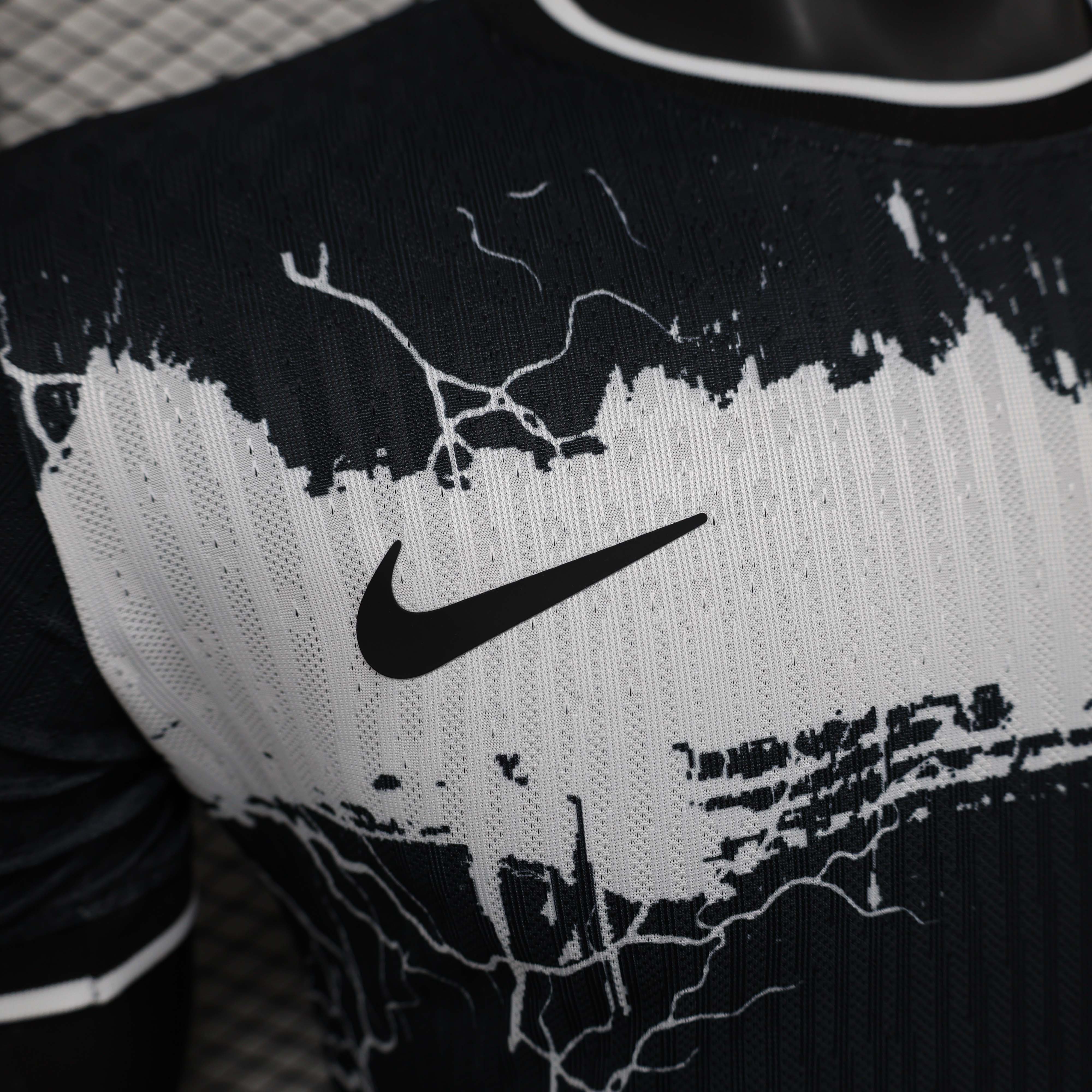 2024/2025 Player Version Barcelona Special Edition Black and White Football Shirt 1:1 Thai Quality