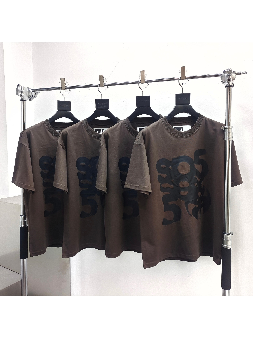 1:1 quality version 28219053 Black Spot Letter Brown Printed Tee