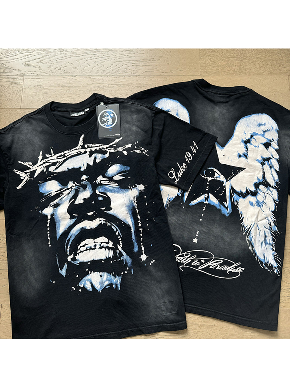 Weeping figures back angel wings printed washed version tee