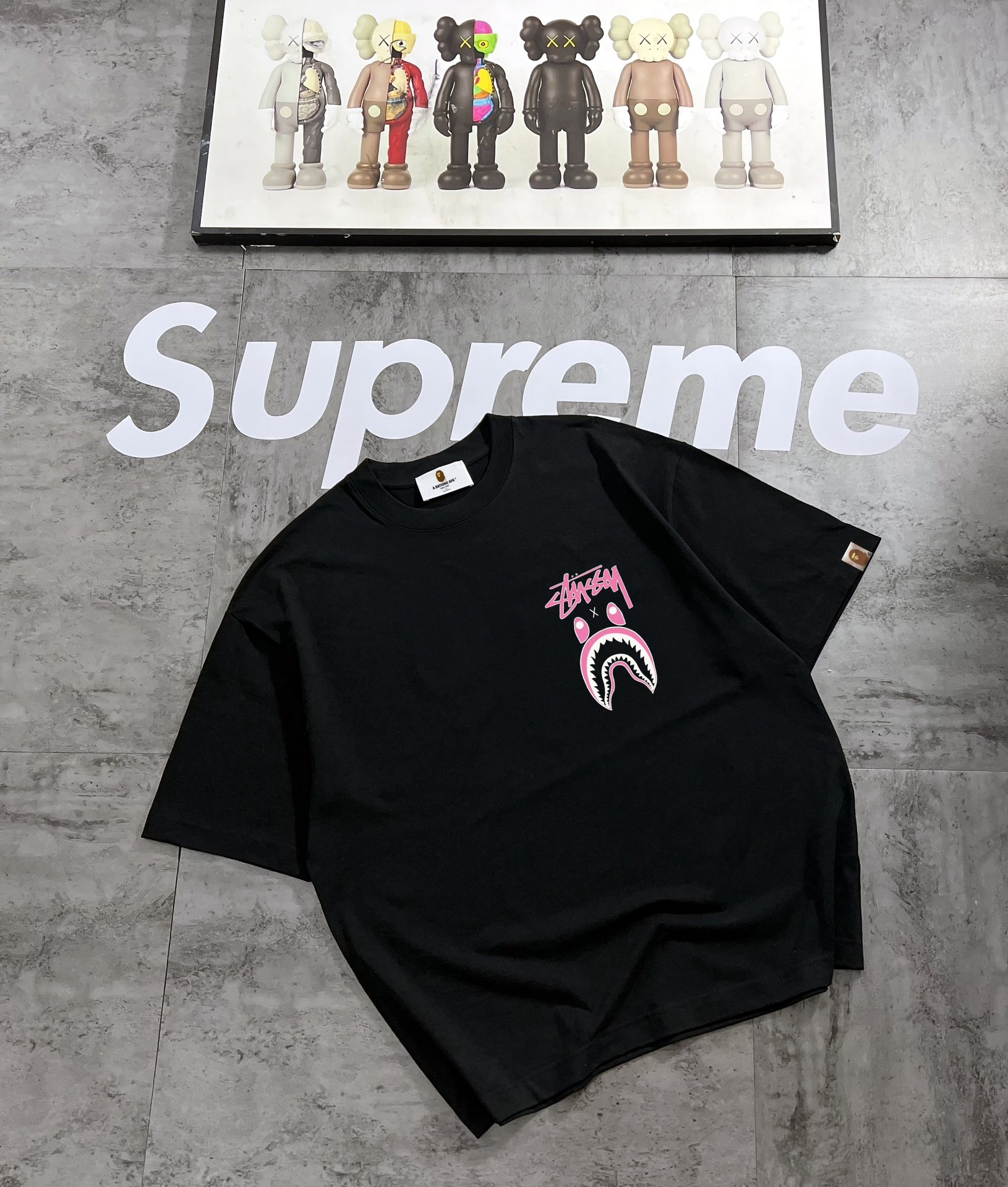 Co-branded Shark's Mouth Letter Print tee 4 colors