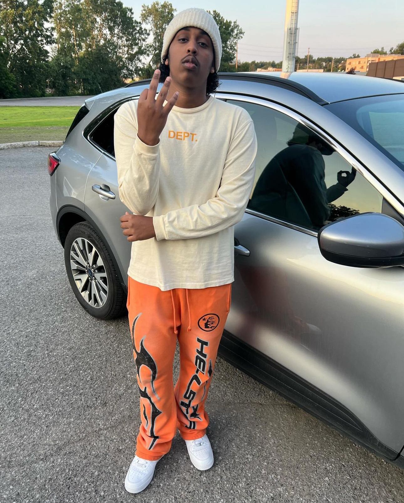 1:1 quality version Classic Four Letter Beige Long Sleeve Tee