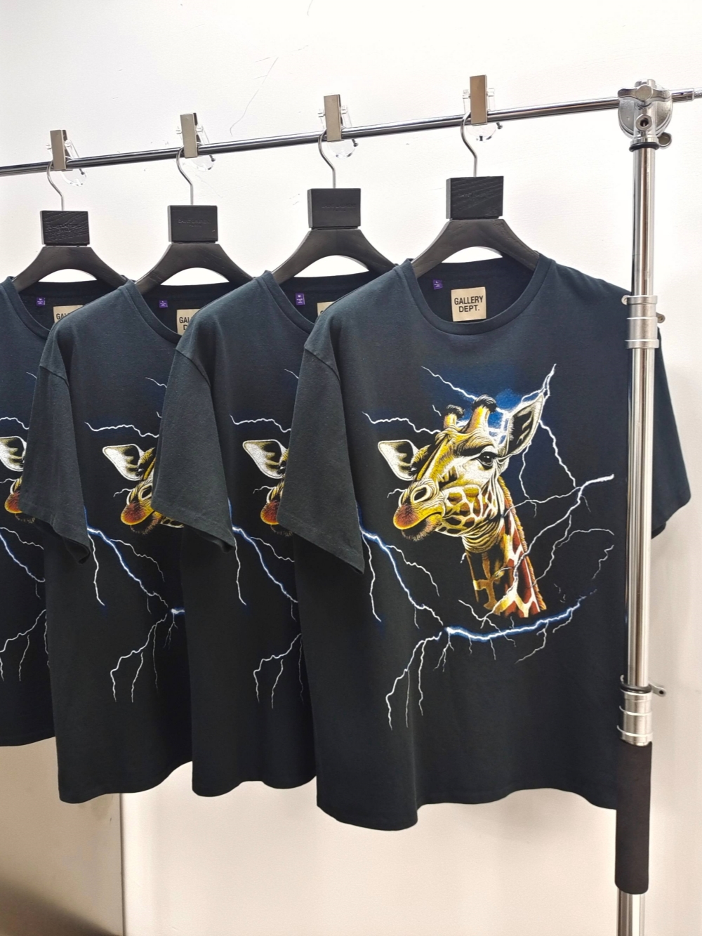 1:1 quality version Giraffe Lightning Back Stamped Letter Print Tee