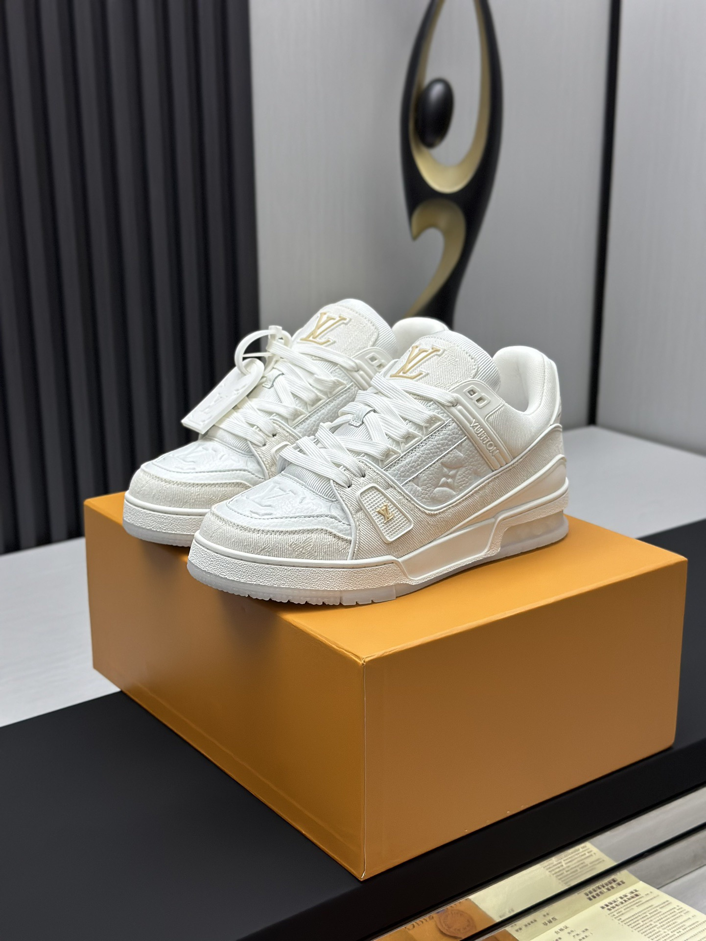 Louis Vuitton Trainer Sneaker White