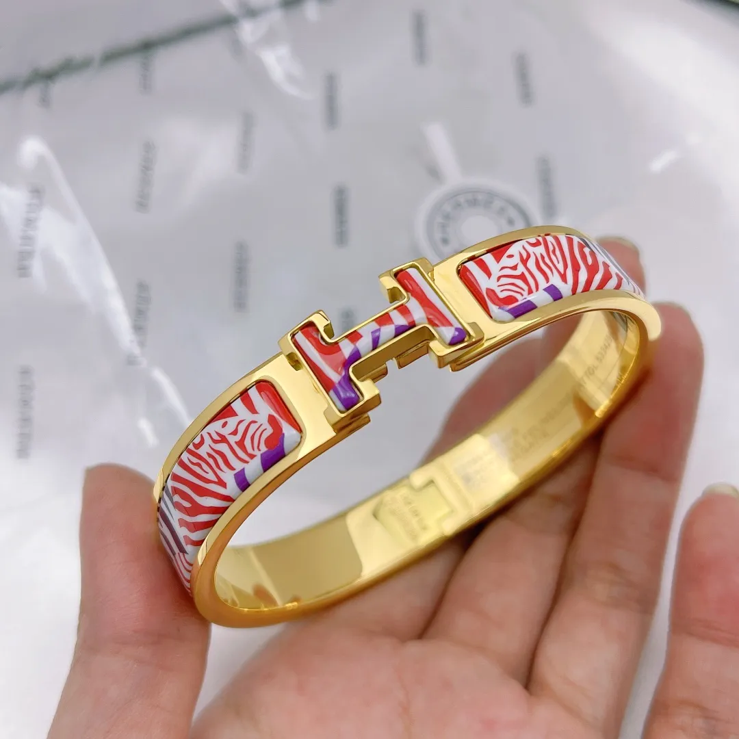 Her Bracelet 5