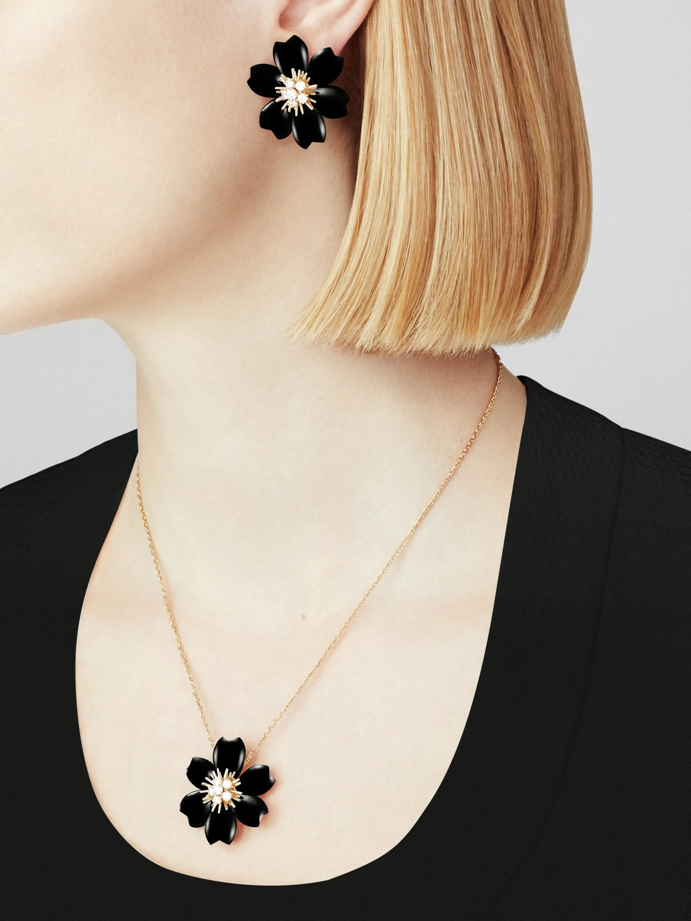 Rose de Noël clip pendant, small model