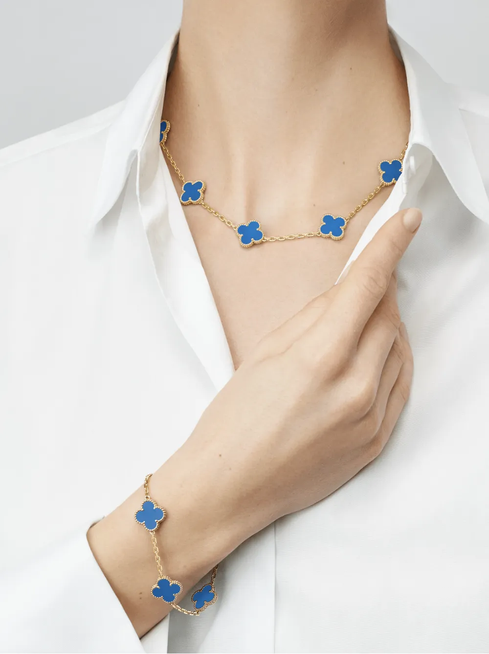 Van Cleef & Arpels Vintage Alhambra Five Motifs Agate Bracelet