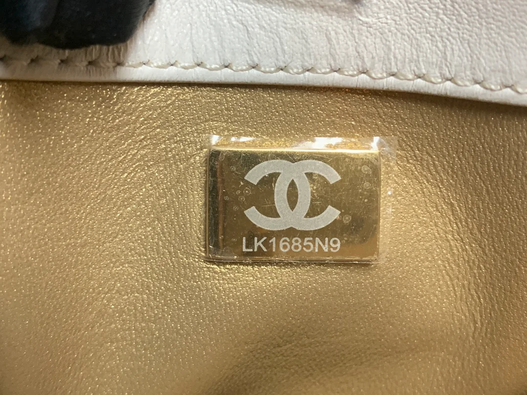 Chanel Hobo Handbag White Bag For Women 16cm/6in