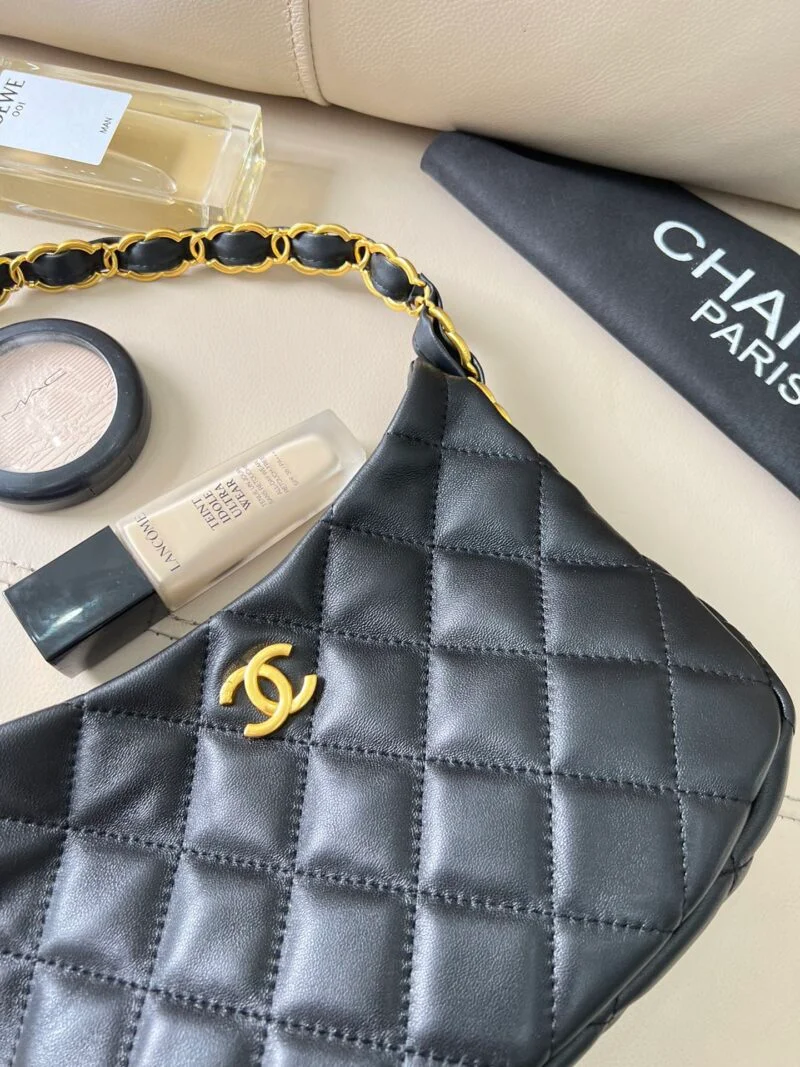 Chanel Hobo HandbagAs3562