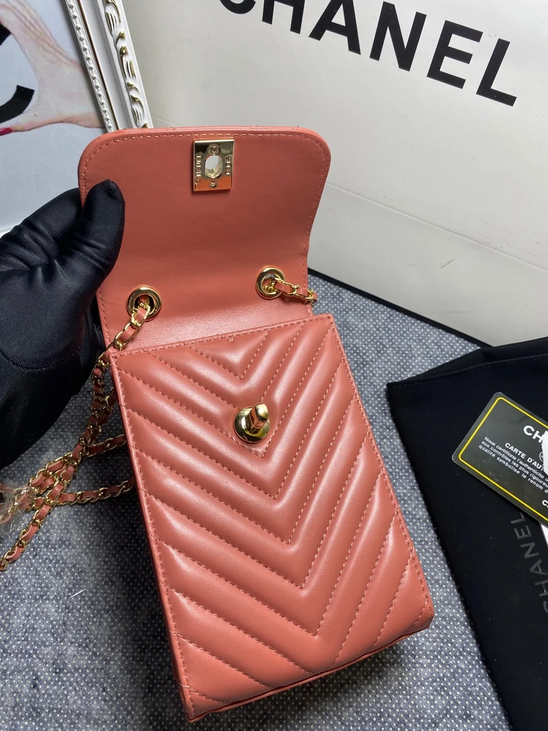 Chanel Chevron Trendy Cc Phone Nude Bag For Women 18cm/7in