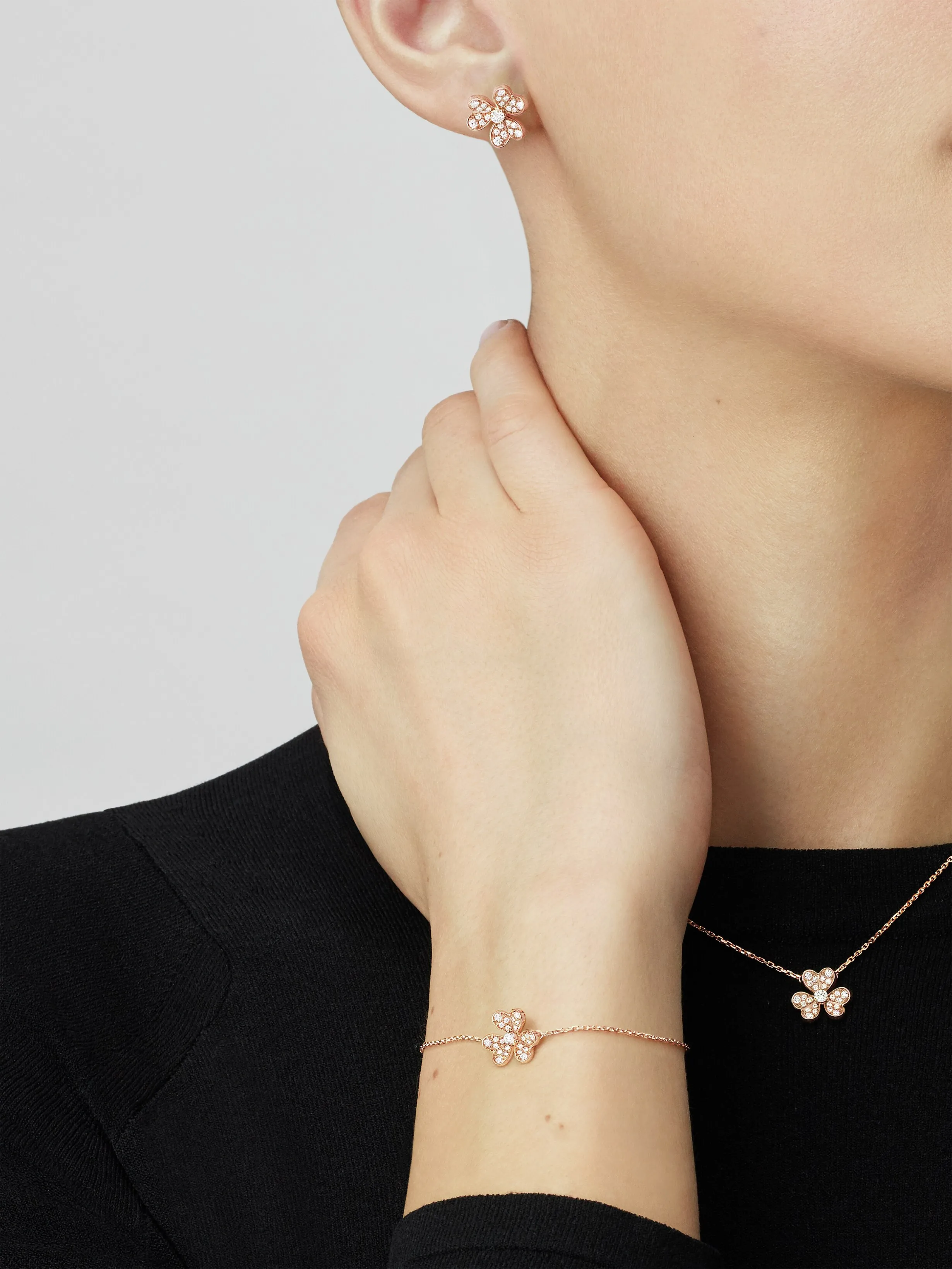 Frivole earrings, mini model rose gold, Diamond