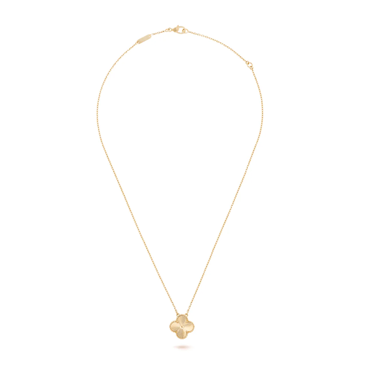 Van Cleef&Arpels VintageVan Cleef&Arpels Vintage Alhambra pendant The pendant is attached to the necklace’s chain 18K yellow gold
