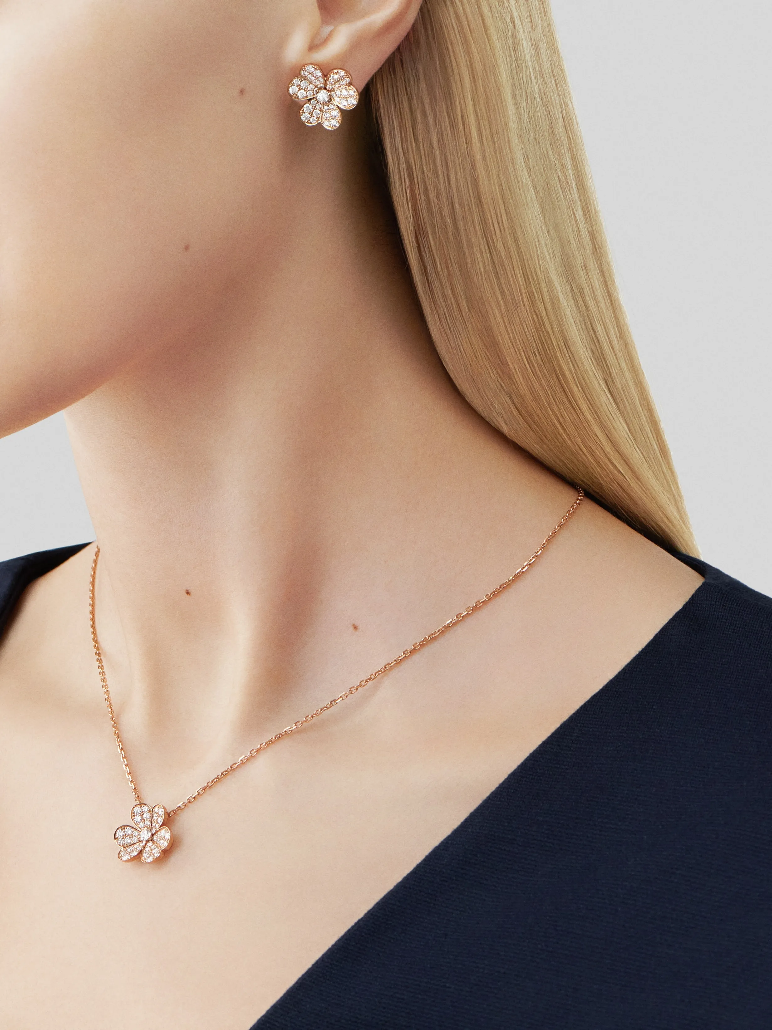 Frivole earrings, small model rose gold, Diamond