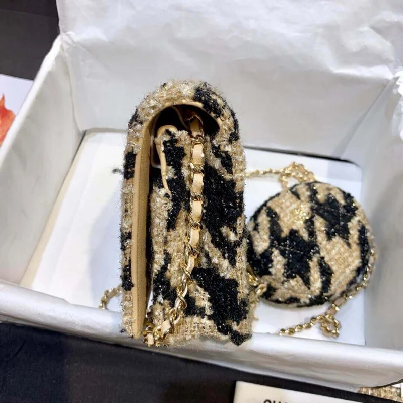 Chanel 19 Tweed W-With Coin Purse Ap0985