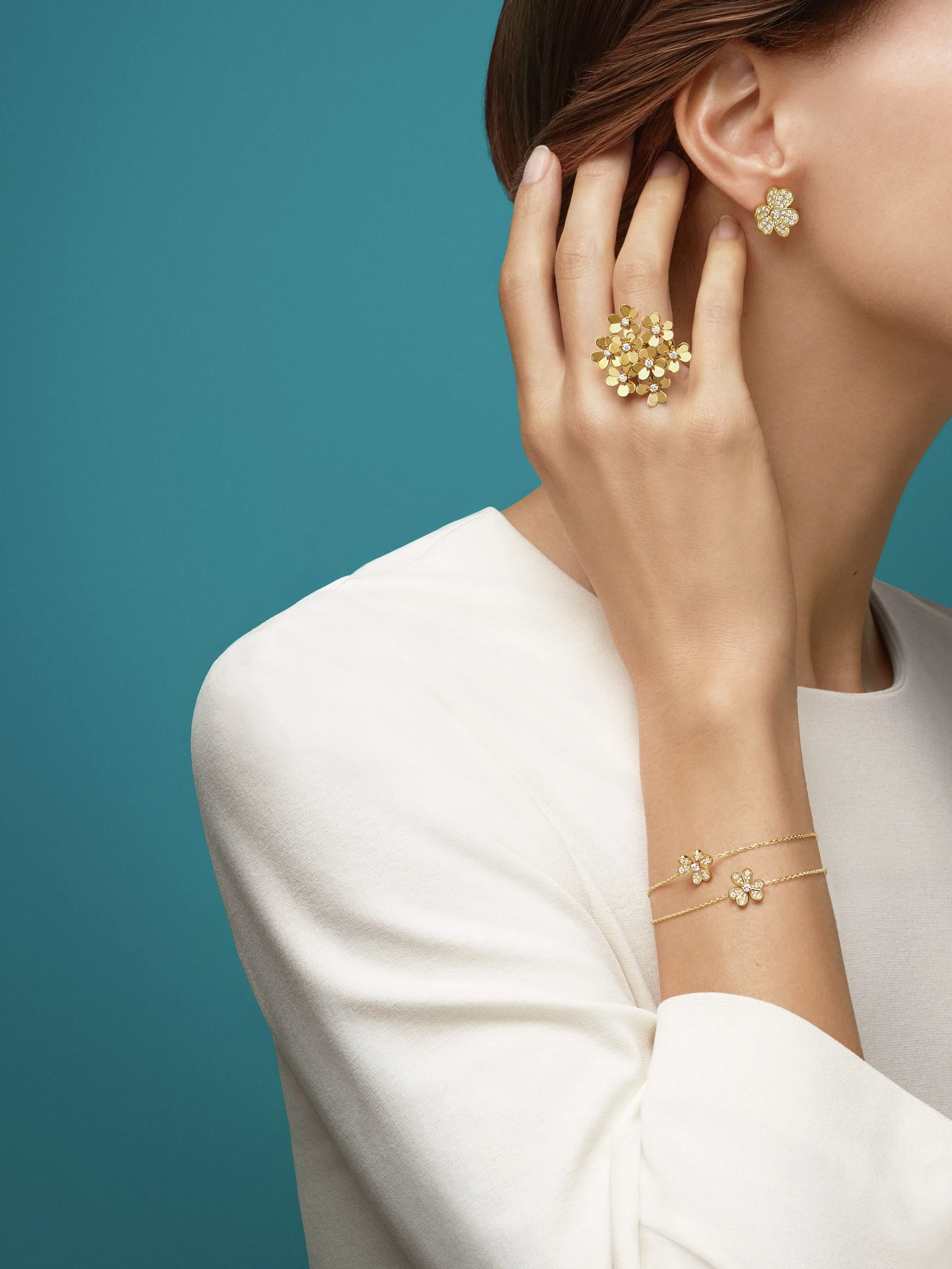 Frivole earrings, small model yellow gold, Diamond