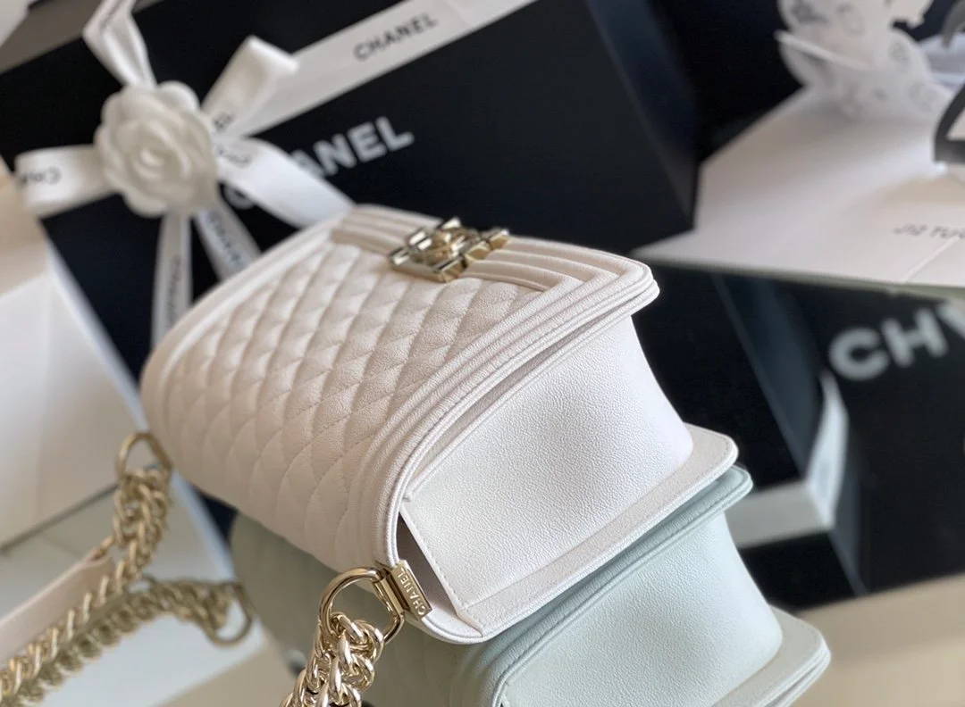 Chanel Medium Classic Flap Bag 25cm White For Women A67086