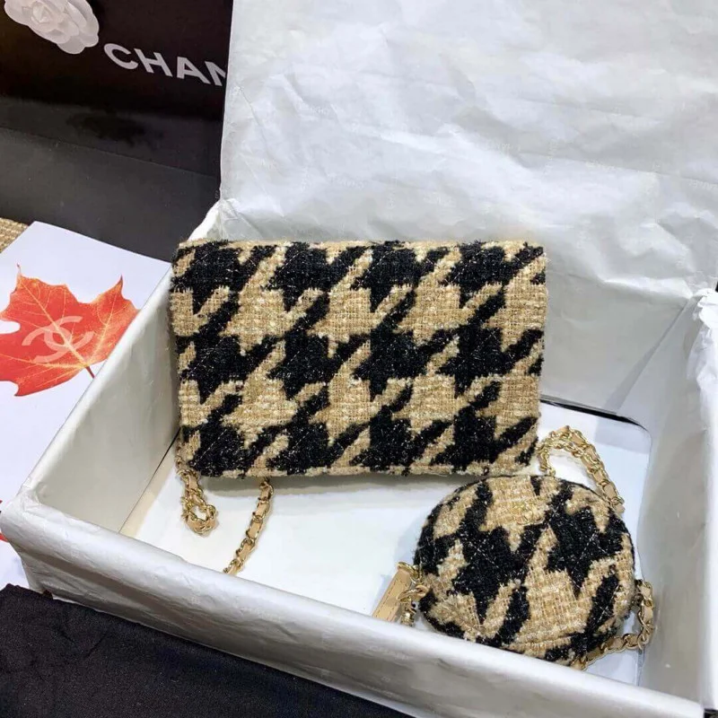 Chanel 19 Tweed W-With Coin Purse Ap0985
